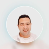 مصمم جرافيك و مسوق