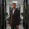 مصمم جرافيك و مصمم خرائط هندسية ومحلل نظم وكاتب مقالات